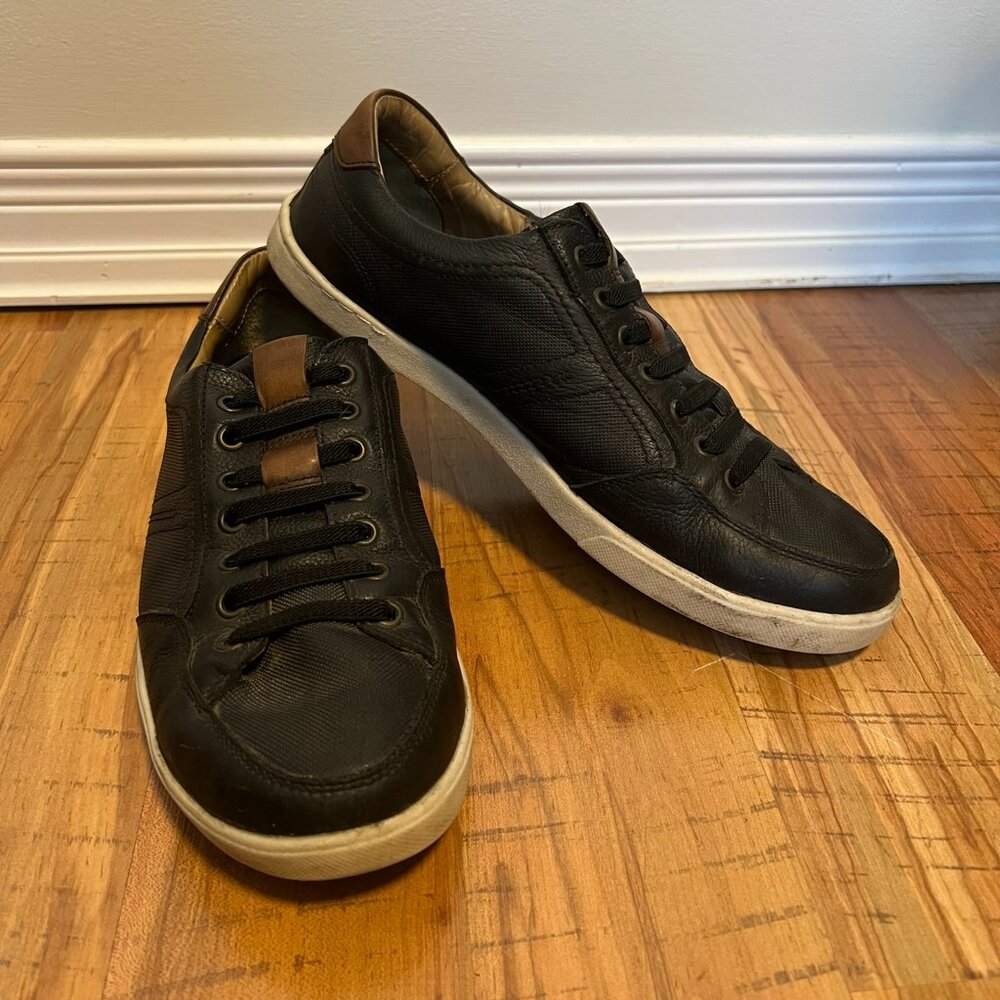 Johnston & Murphy Casual Lived-In Black and Brown Leather Lace Up Sneaker